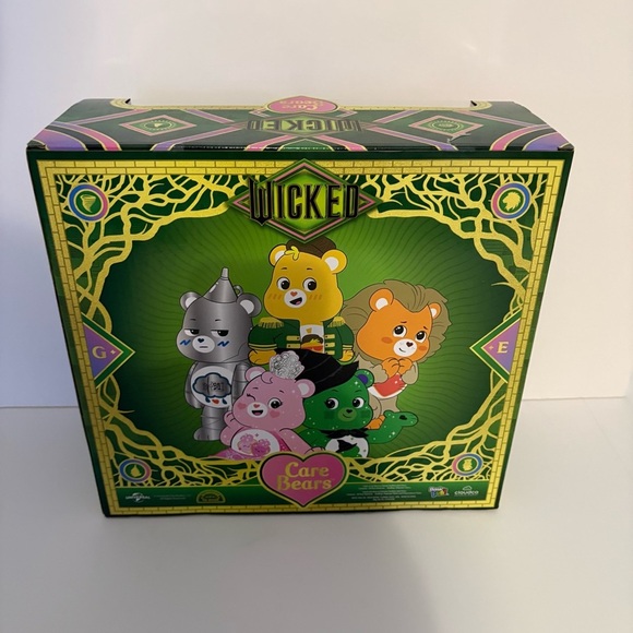 Wicked X Care Bears 2-Pack Love-a-Lot Bear Glinda Good Luck Bear Elphaba RARE! - Picture 2 of 6